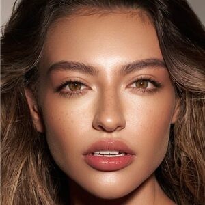 DANESSA MYRICKS BEAUTY Dew Highlighter In Morning Dew (Champagne Shimmer)